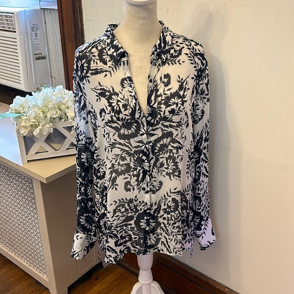 ecru navy white floral long sleeve 100% silk blouse Size M EUC